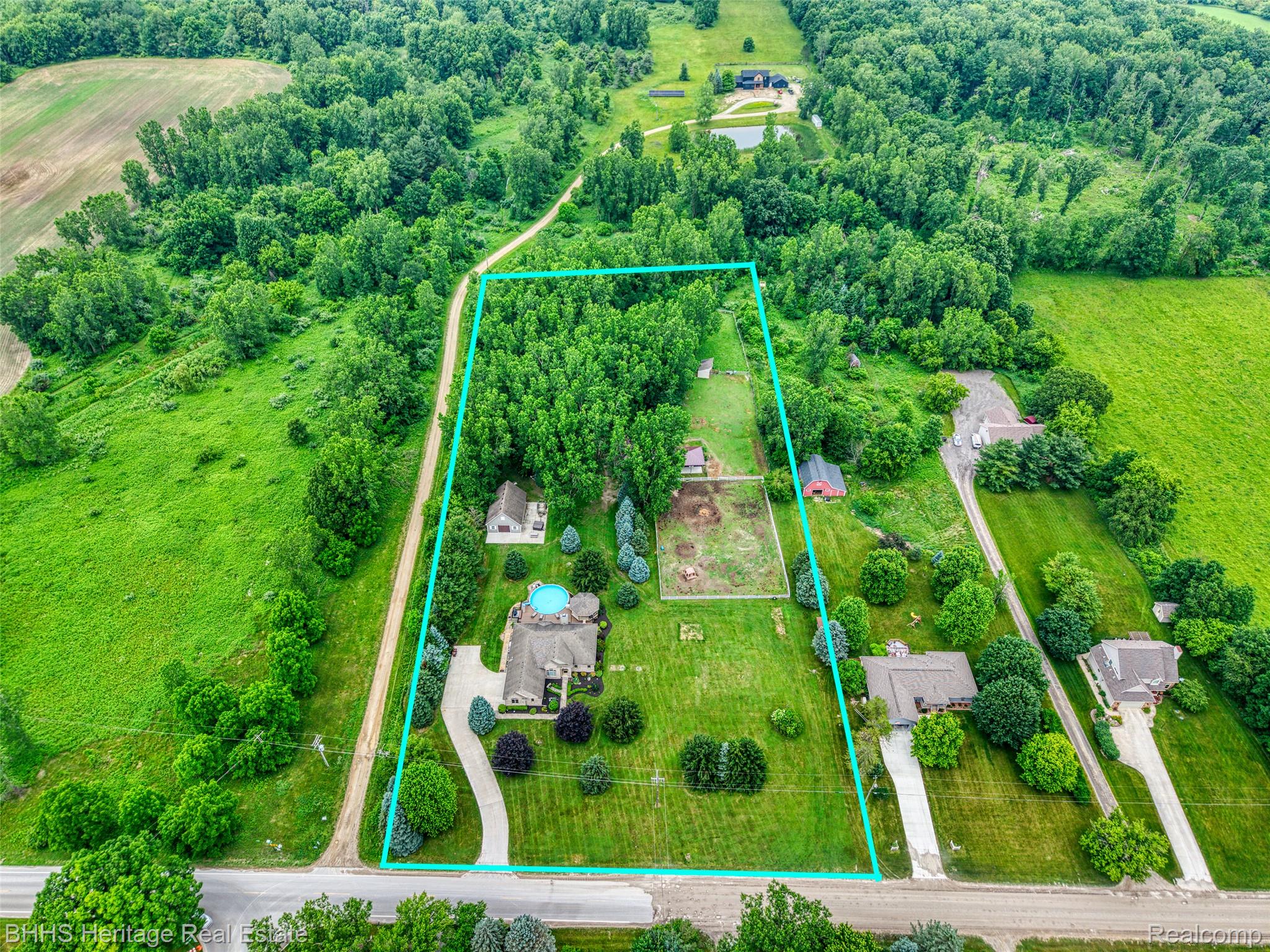 Handy Township, Michigan 48836, United States, 3 Bedrooms Bedrooms, ,4 BathroomsBathrooms,Residential,Active,161141