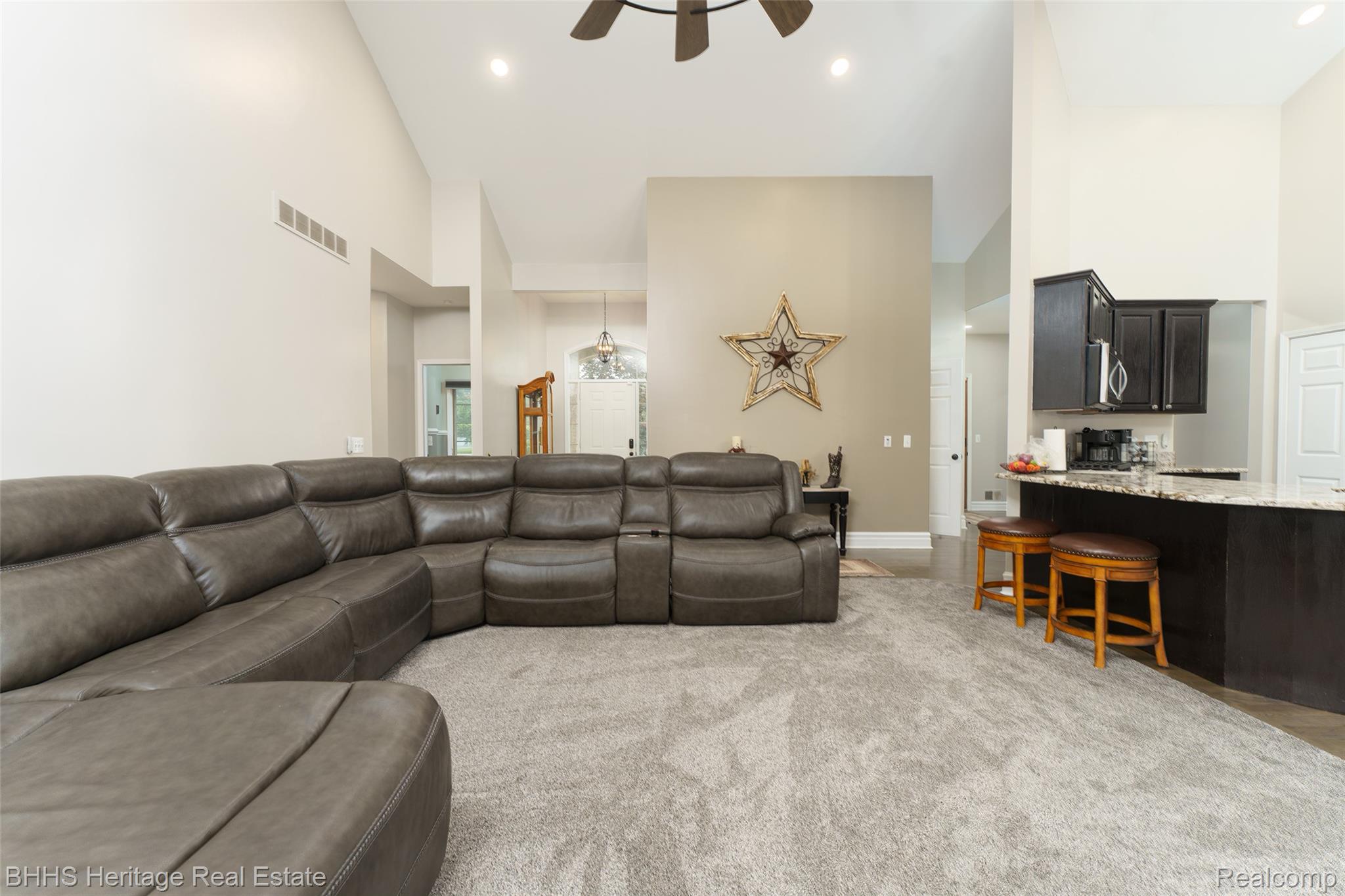 Handy Township, Michigan 48836, United States, 3 Bedrooms Bedrooms, ,4 BathroomsBathrooms,Residential,Active,161141