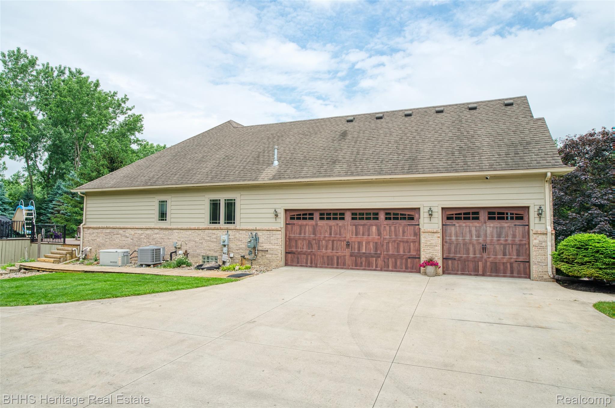 Handy Township, Michigan 48836, United States, 3 Bedrooms Bedrooms, ,4 BathroomsBathrooms,Residential,Active,161141