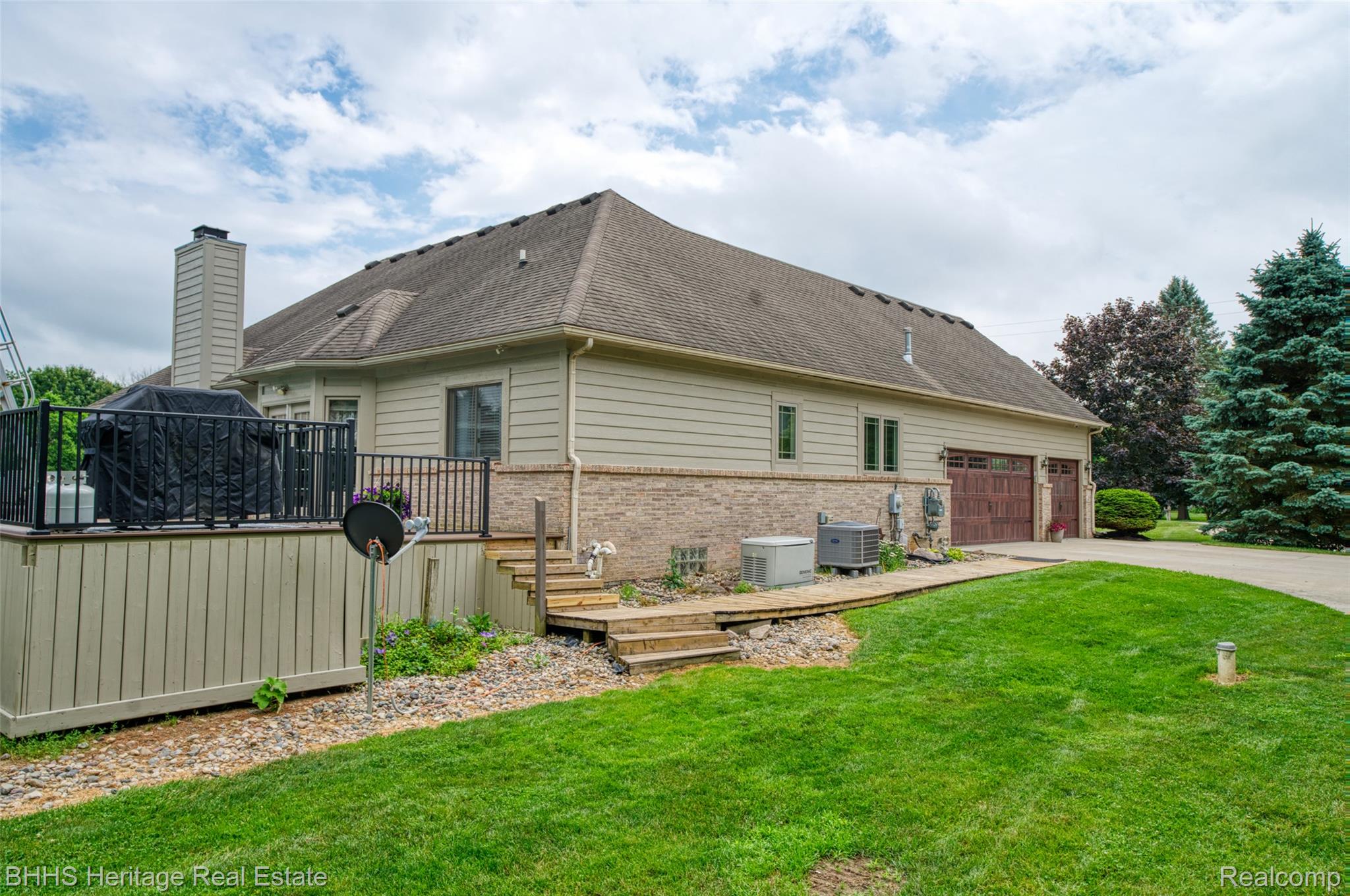 Handy Township, Michigan 48836, United States, 3 Bedrooms Bedrooms, ,4 BathroomsBathrooms,Residential,Active,161141