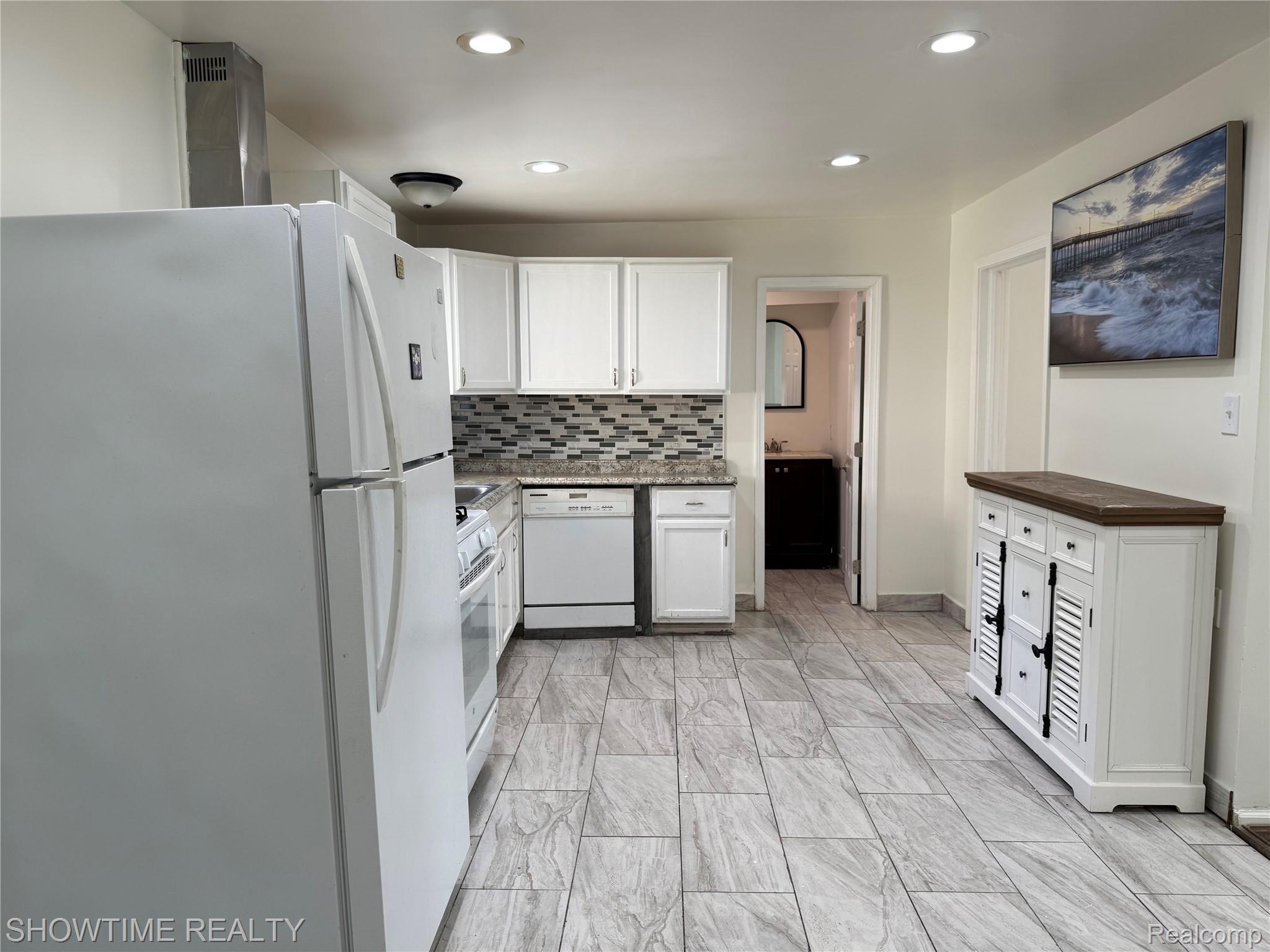 30486 Groveland Street