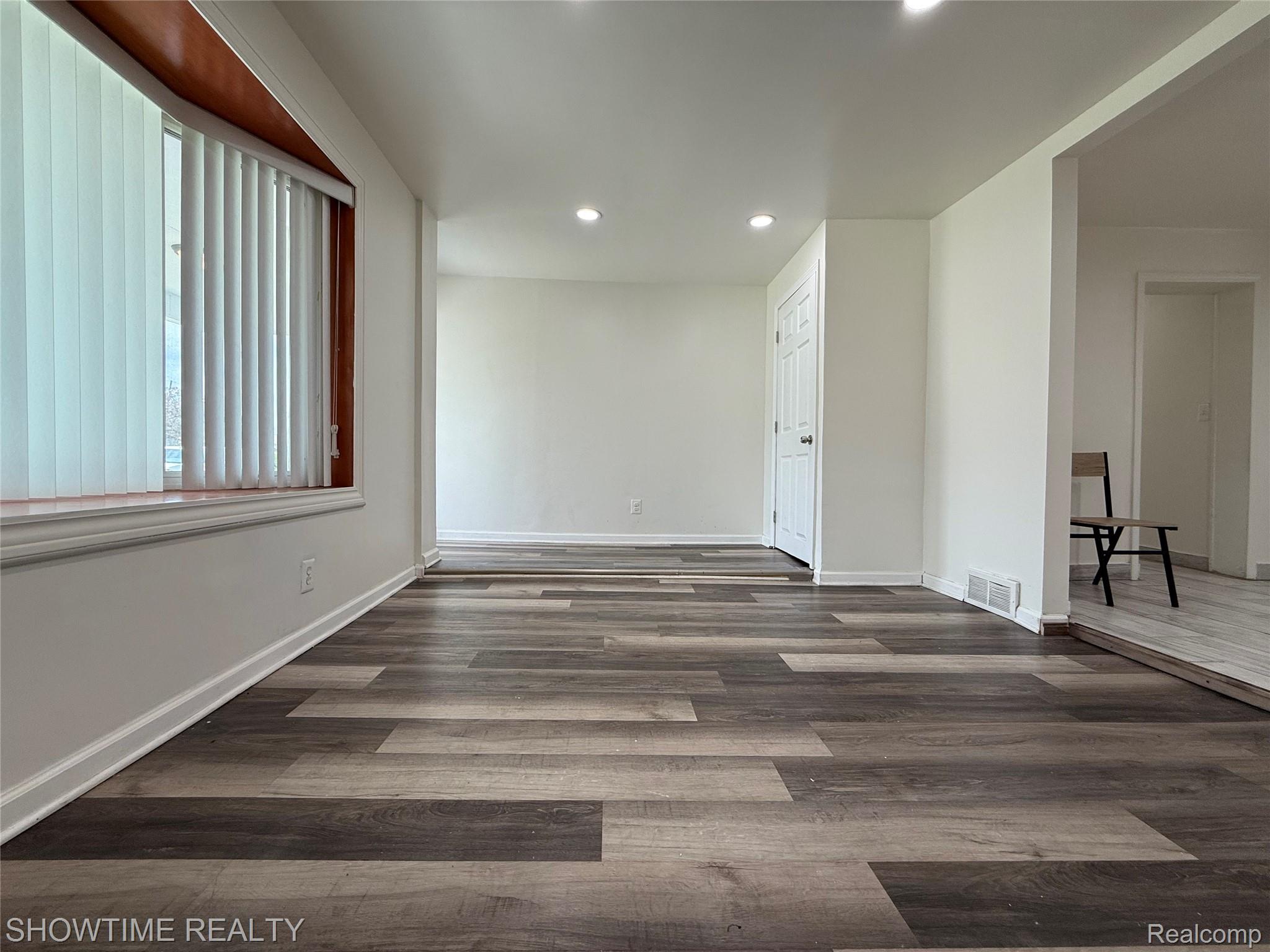 30486 Groveland Street