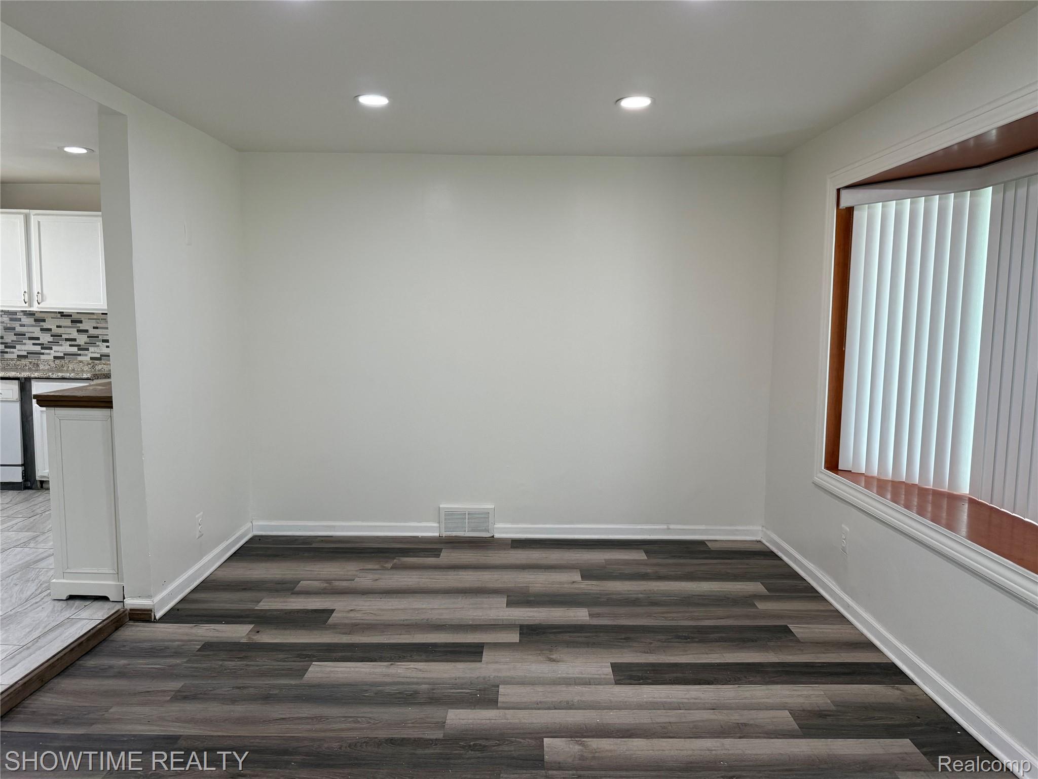 30486 Groveland Street