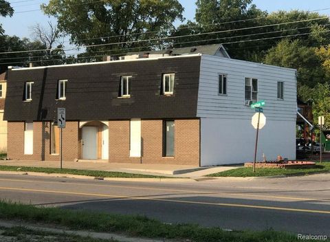 2802 Fenton Road Flint City MI 48507