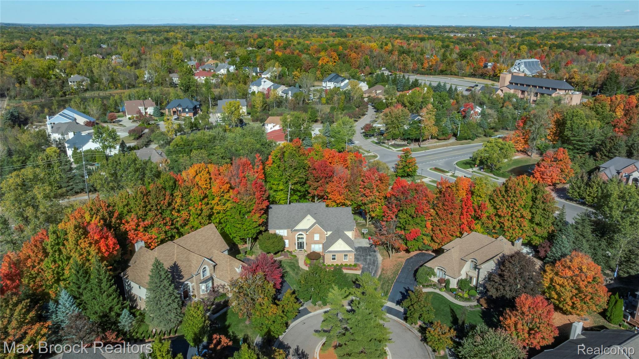 6986 Crosswell Drive