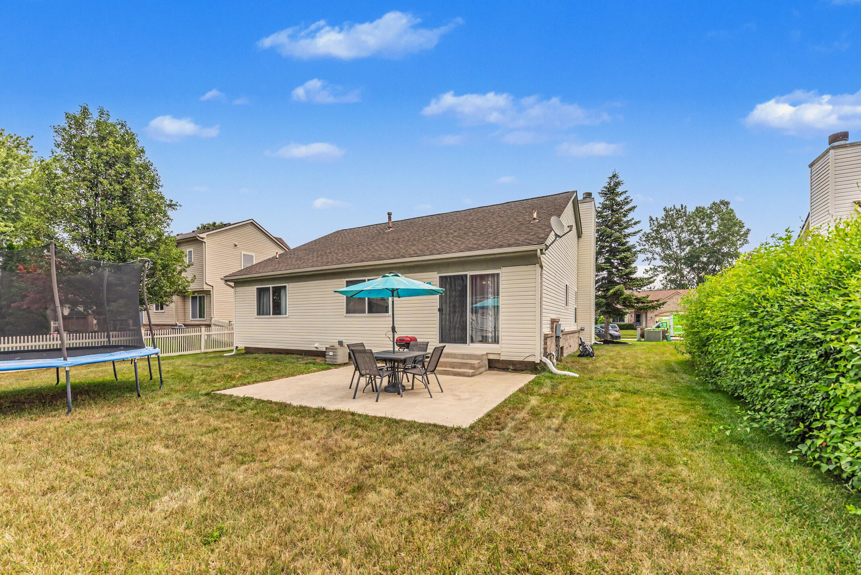 7422 Meadow Lane
