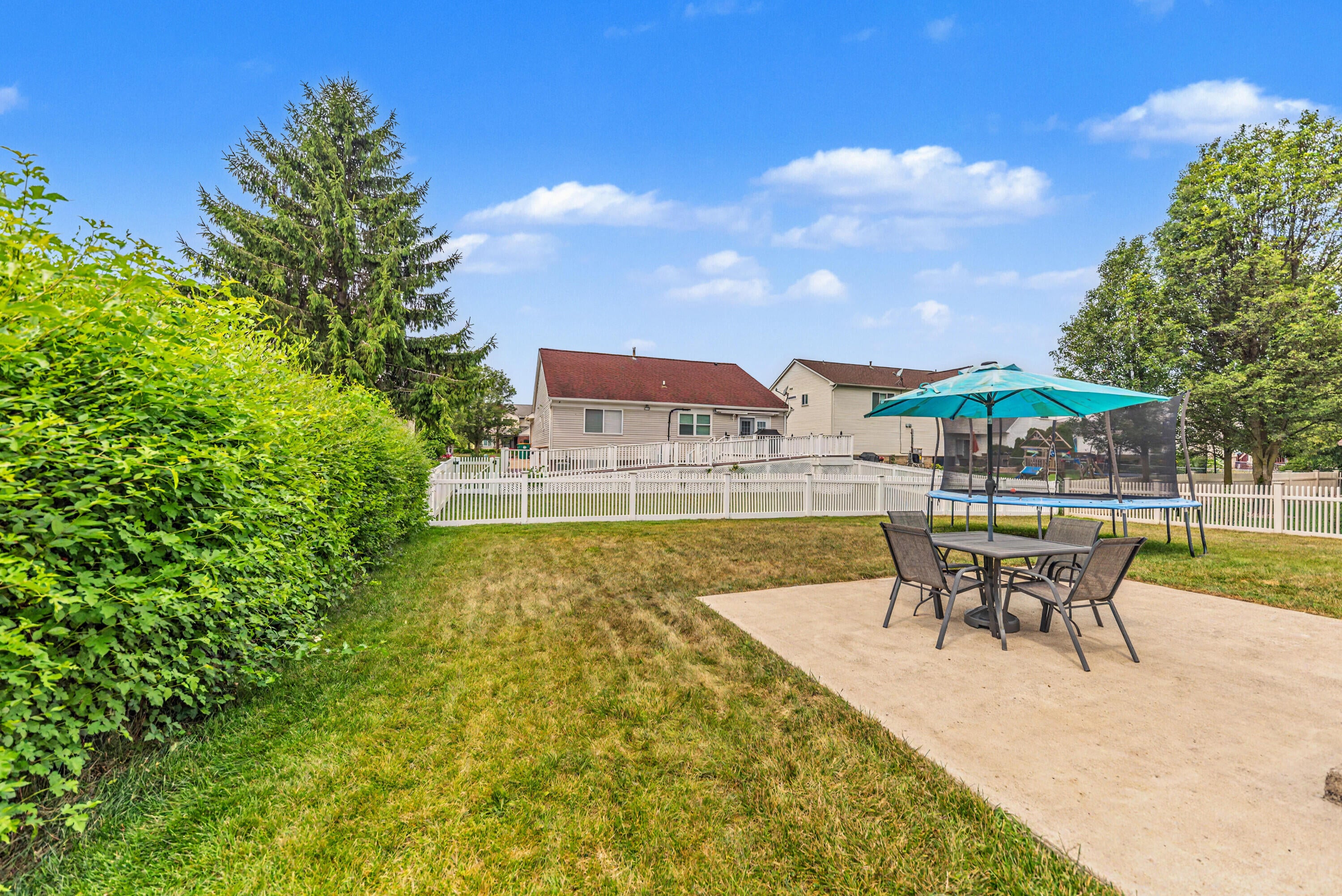 7422 Meadow Lane