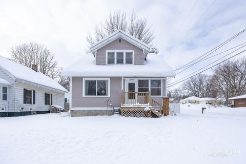 2629 Miller Avenue NW Walker City MI 49544