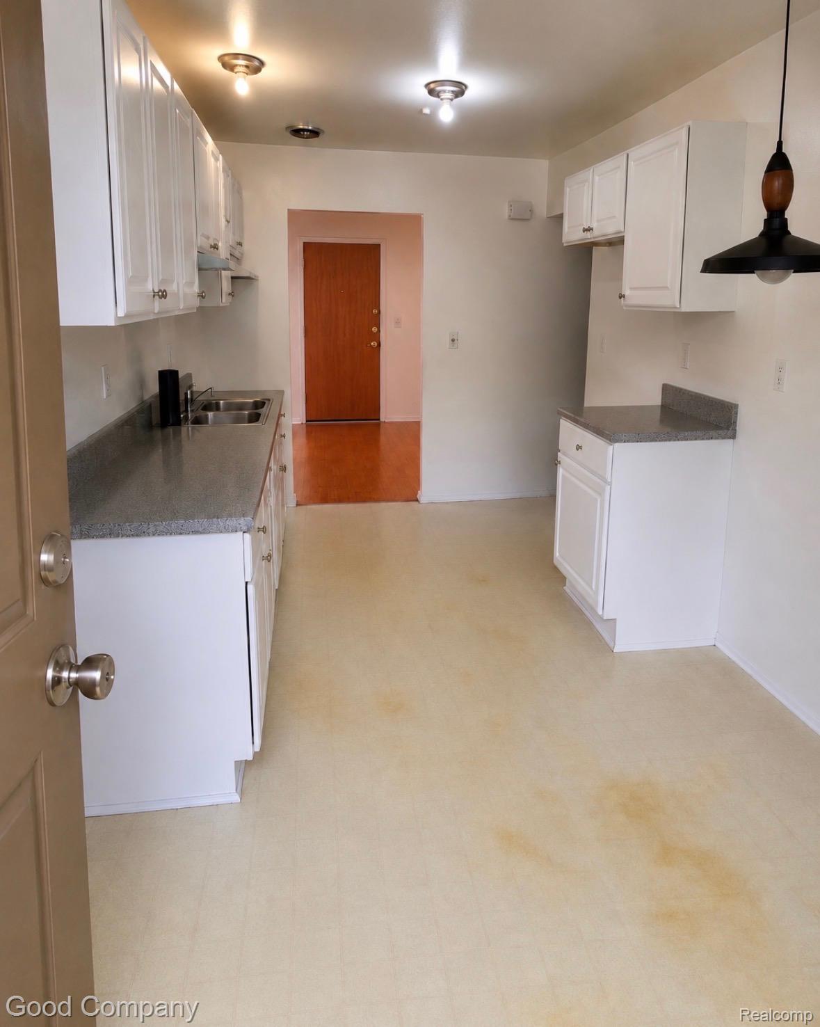 8401 18 Mile Road 238
