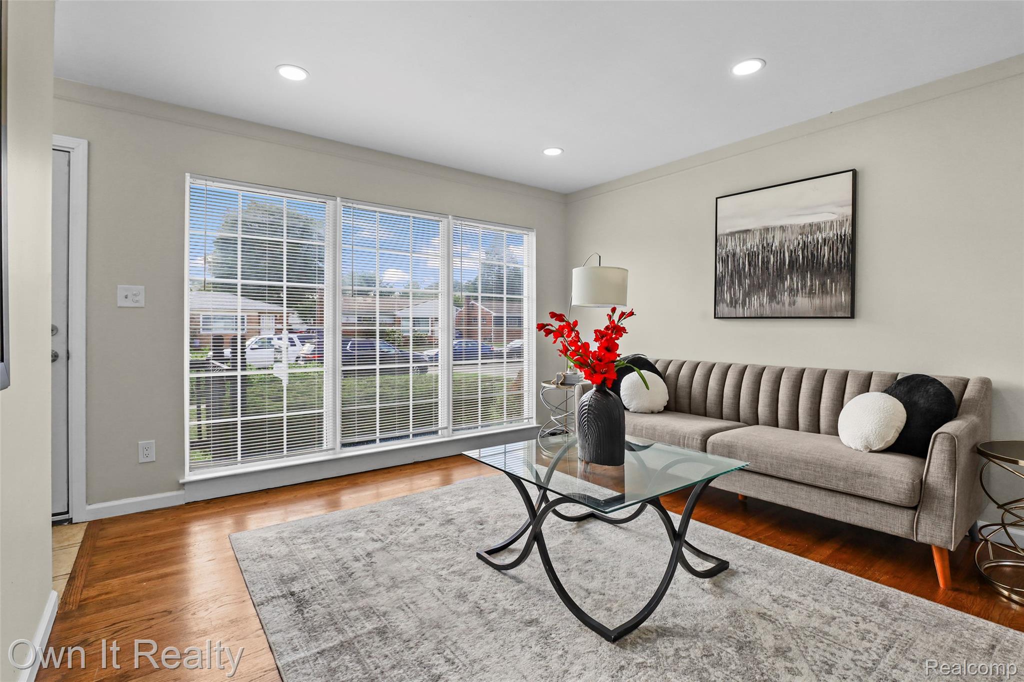 18266 Macarthur