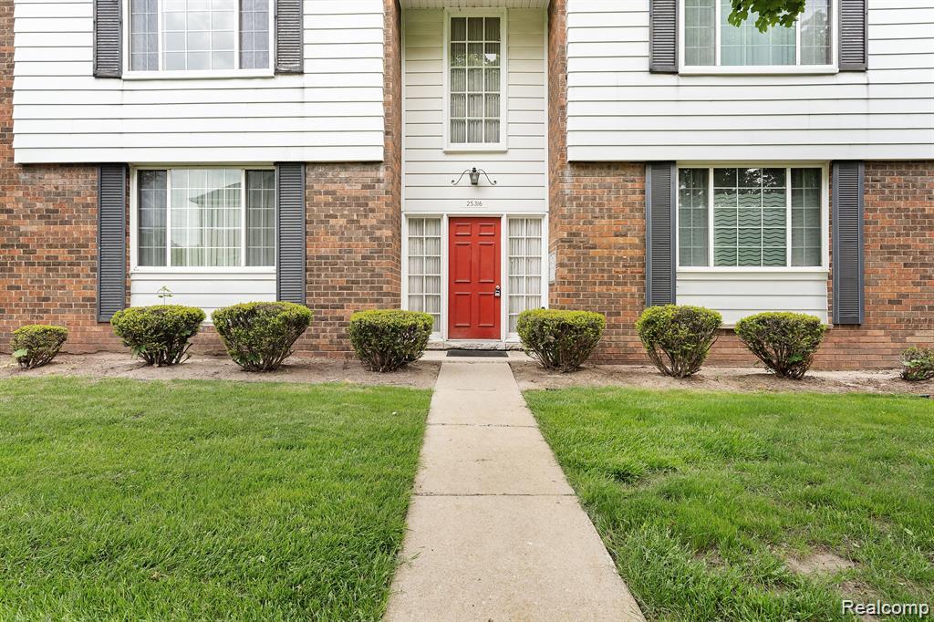 25316 Shiawassee Circle 203