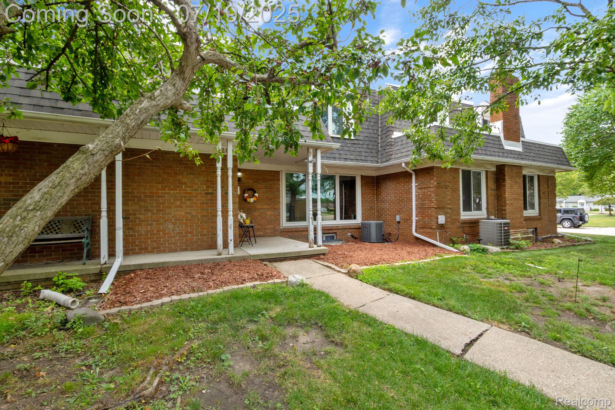 32604 Barclay Square