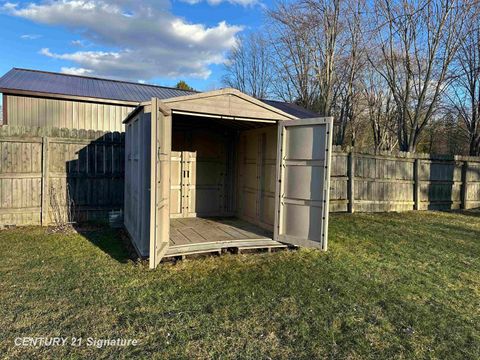 Tiny photo for 4654 King Street, Saginaw City, MI 48601 (MLS # 61050201456)