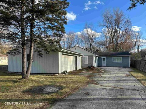 Photo of 4654 King Street, Saginaw City, MI 48601 (MLS # 61050201456)