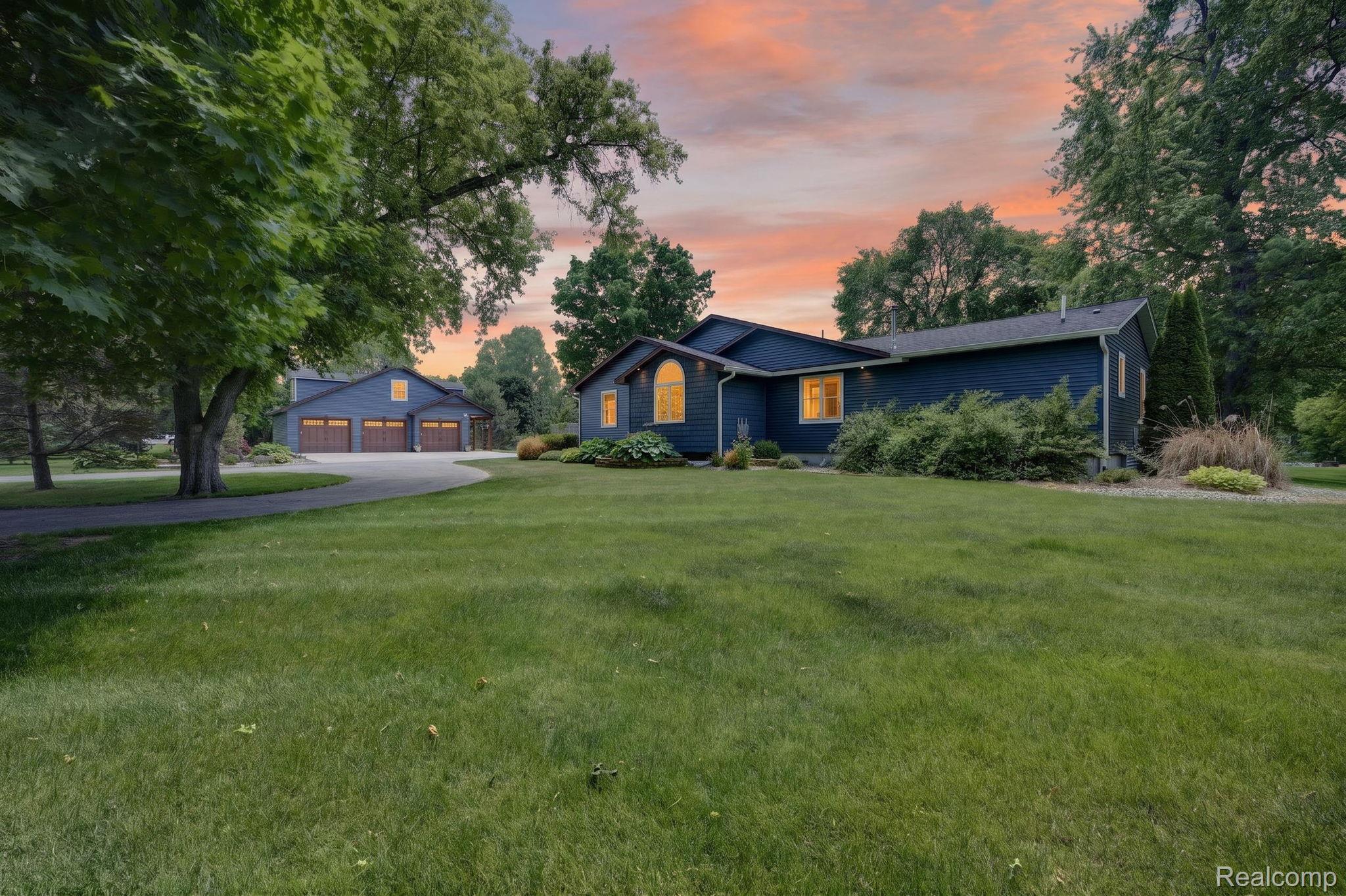 9353 Hill Road