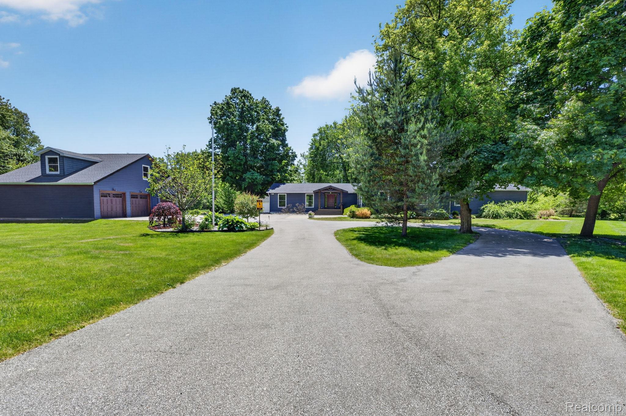 9353 Hill Road
