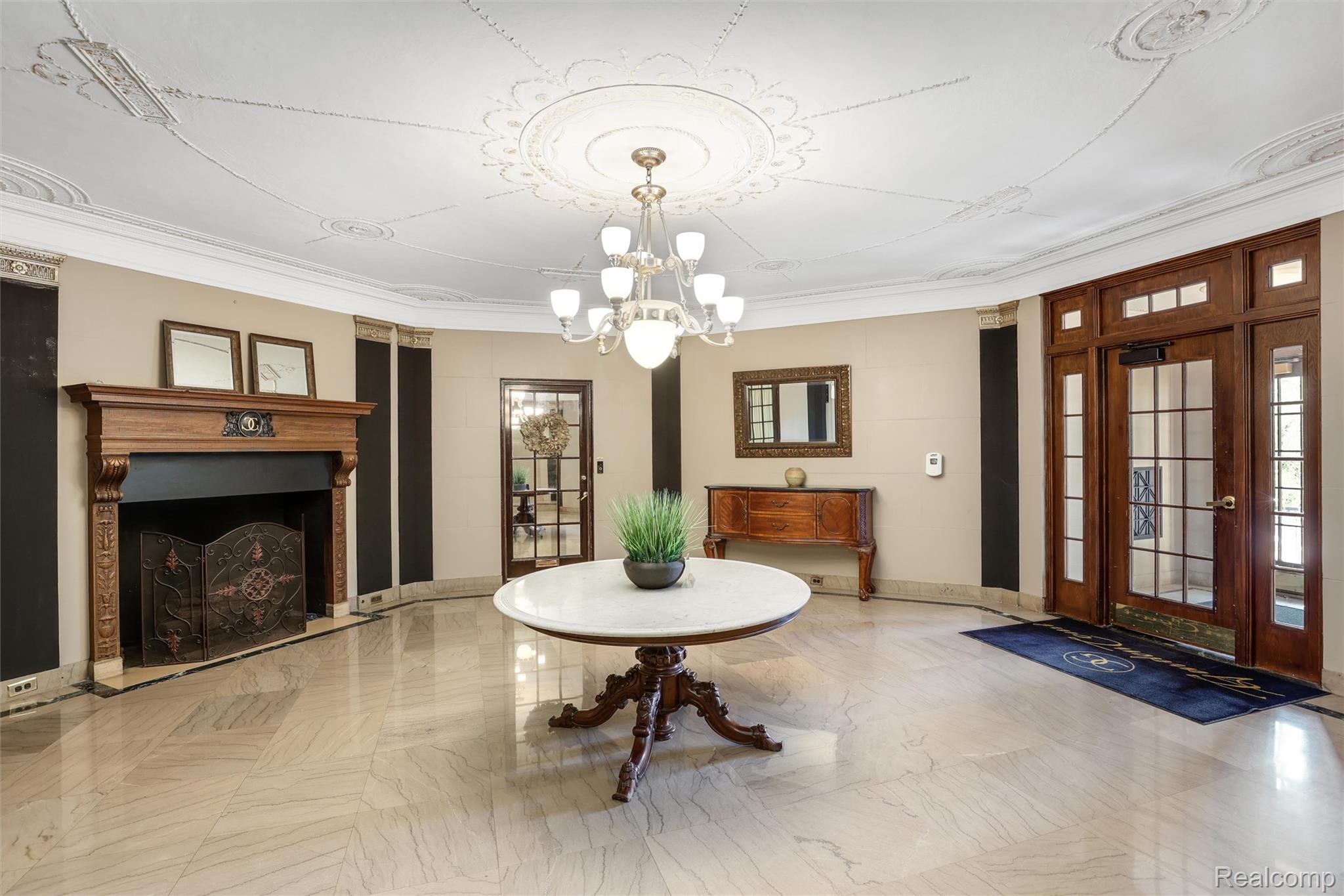 2900 E Jefferson Avenue c6a