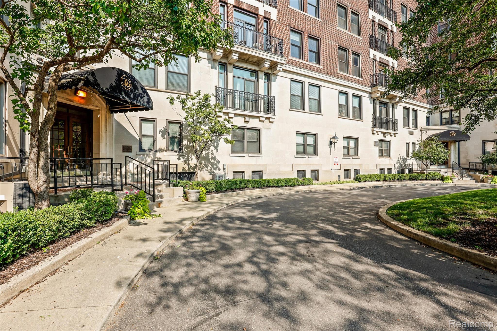 2900 E Jefferson Avenue c6a