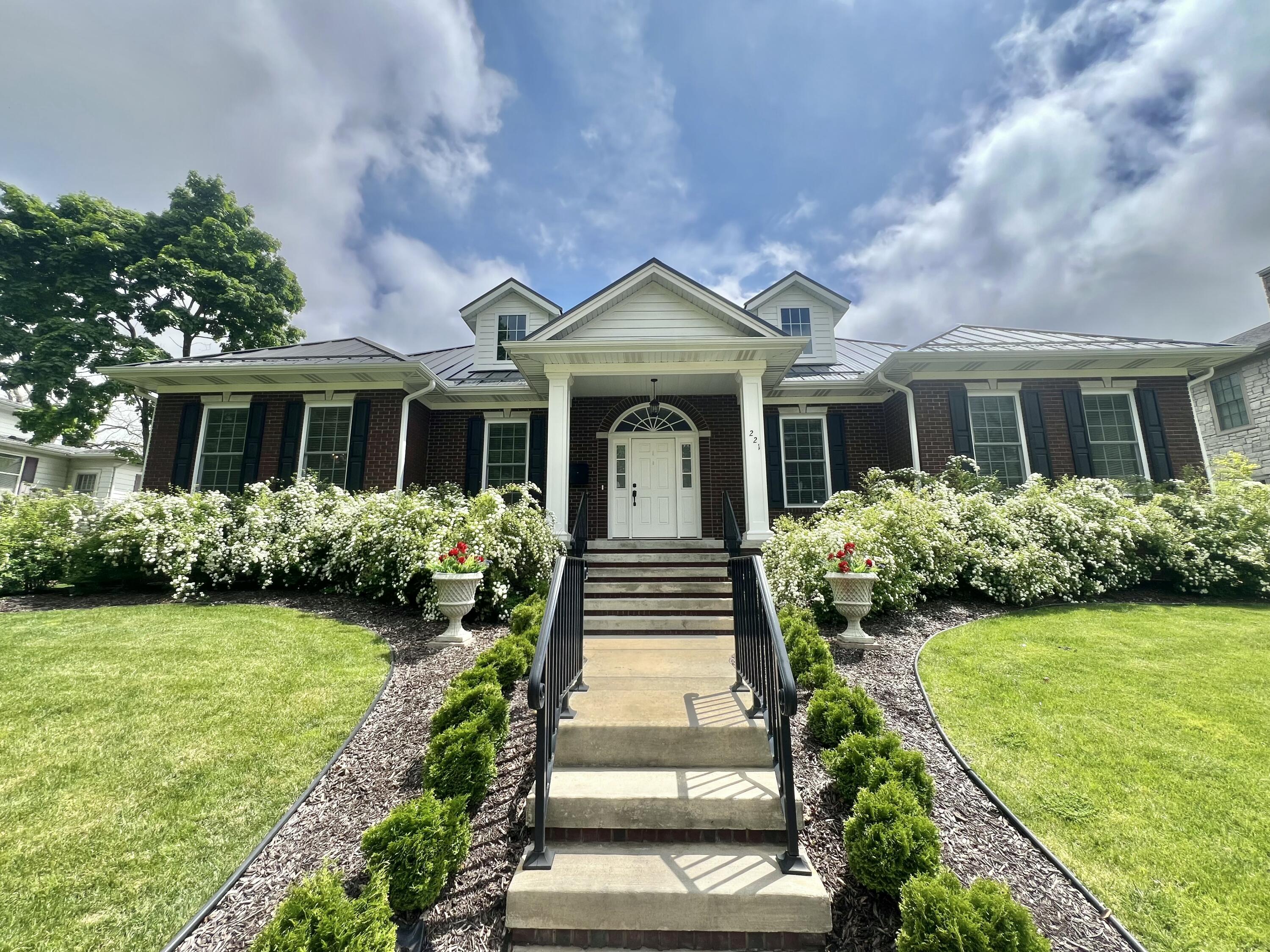 221 N Manning Street