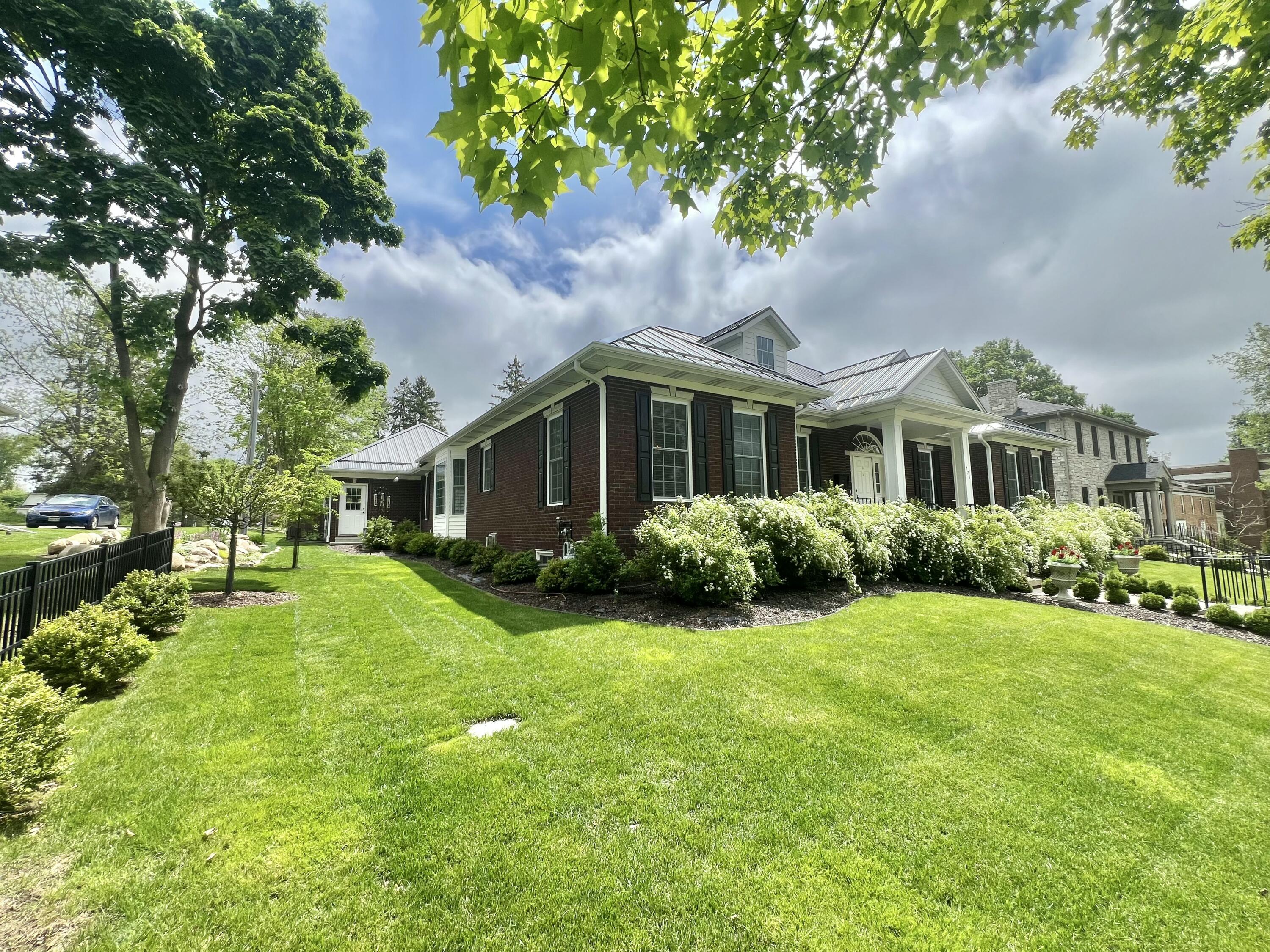 221 N Manning Street