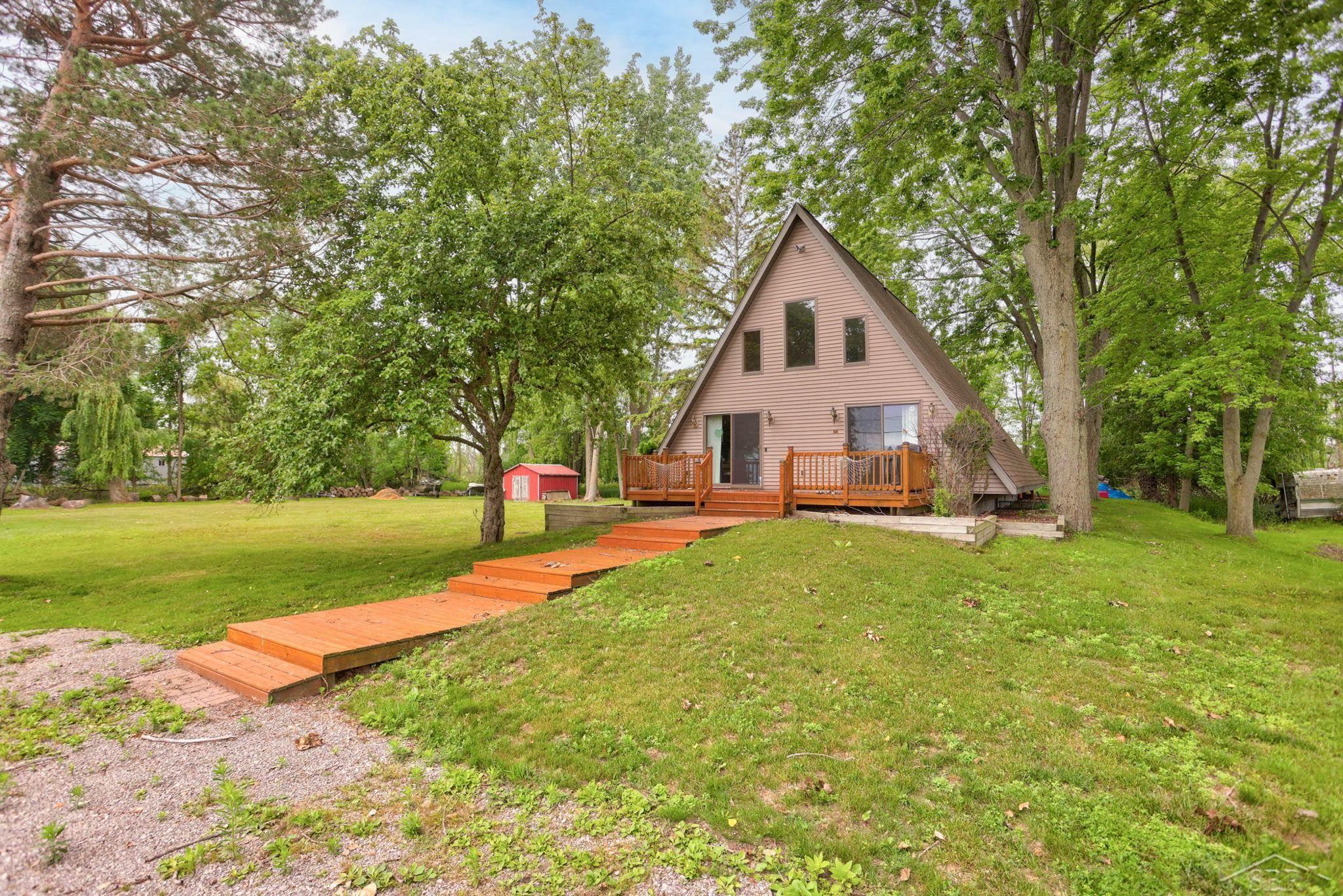 5196 Beachwood Drive