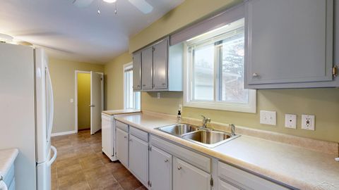 Tiny photo for 3550 Weiss Street, Saginaw Charter Township, MI 48602 (MLS # 61050201467)