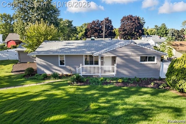2075 GULLIVER DR, TROY, MI 48085 - Image ea7efed0b83c08a39f5d6dcde1408e49/175336817