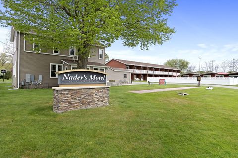 612 N Lakeshore Drive Ludington City MI 49431