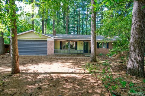 8800 Evergreen Road Green Oak Township MI 48116