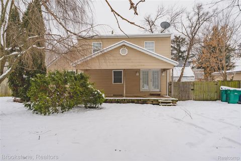 2961 Chrysler Avenue Waterford Charter Township MI 48328