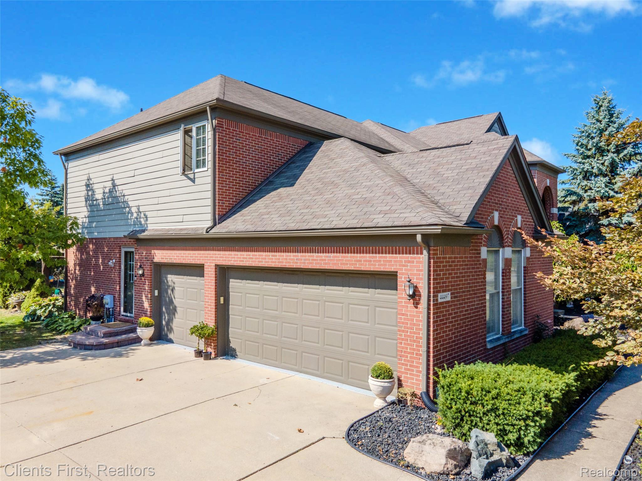 44497 White Pine Circle W