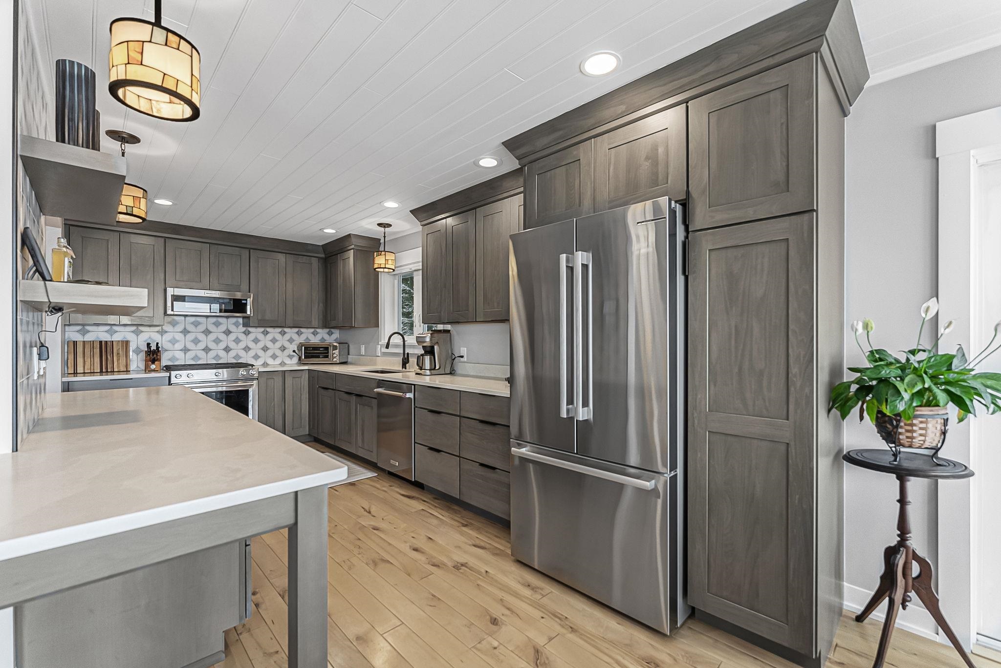 5648 MacKenzie Drive