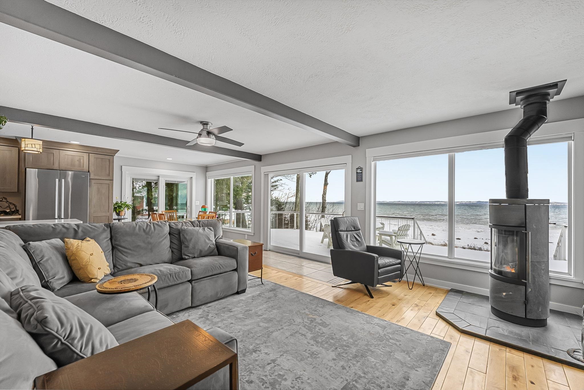 5648 MacKenzie Drive