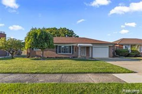 17037 Stricker Avenue Eastpointe City MI 48021