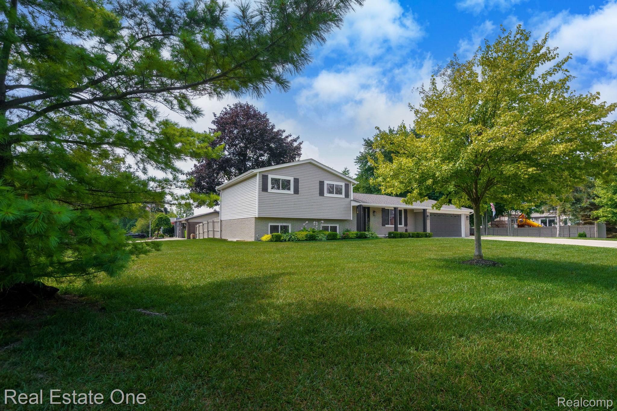 9545 Crown Ridge Drive