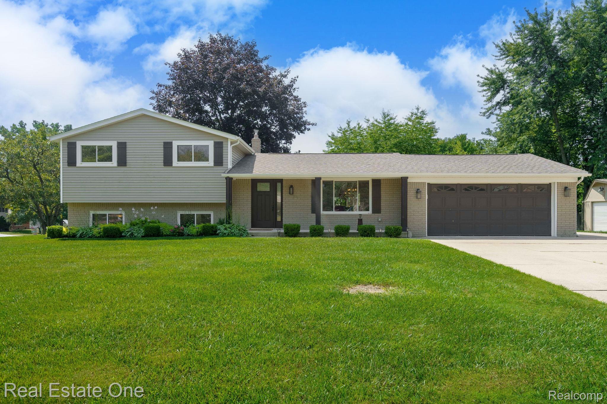 9545 Crown Ridge Drive