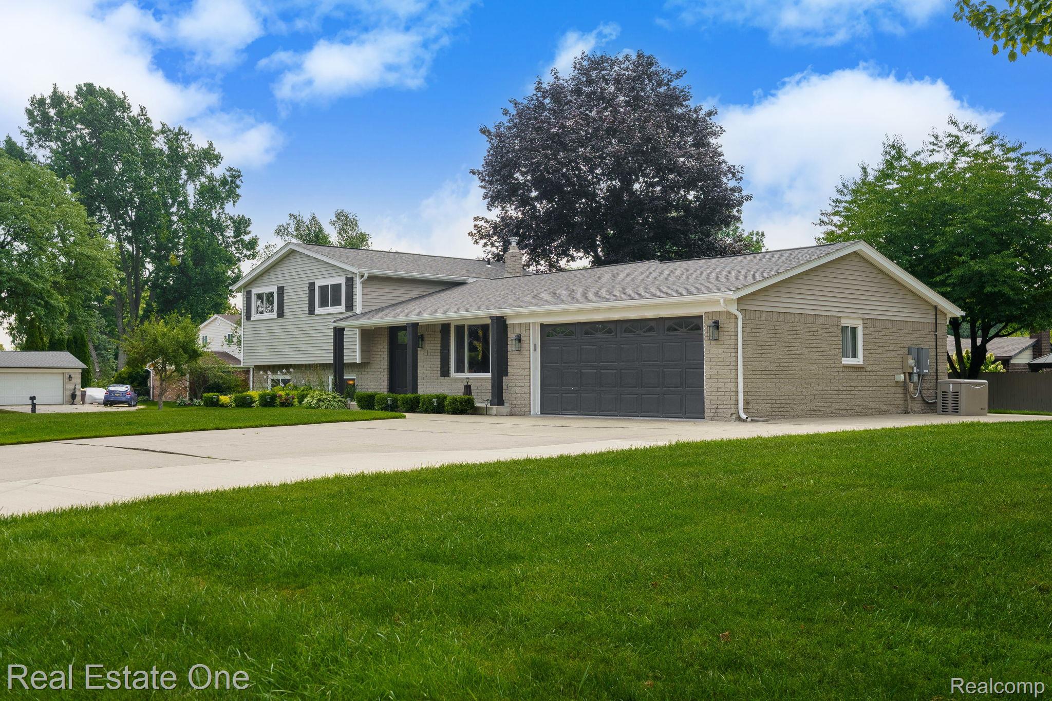 9545 Crown Ridge Drive