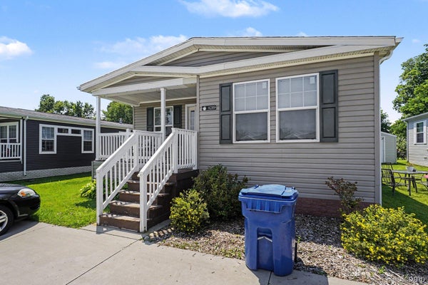 6289 SLEEPING BEAUTY CT, FENTON, MI 48430 - Image ea9d323c43a35dbbb986ffc7cb4c7438/1649287999