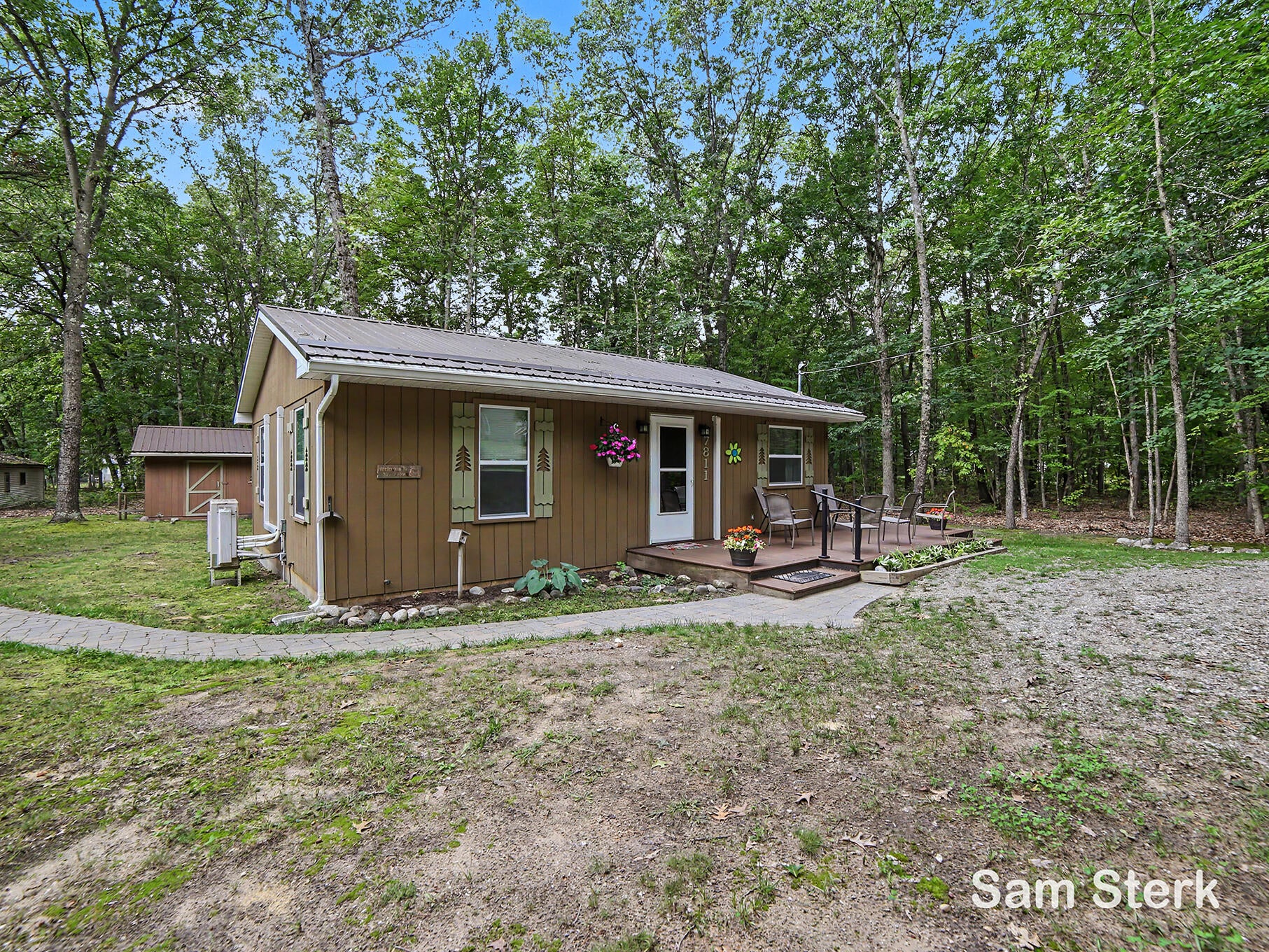 7811 E Chickasaw Trail
