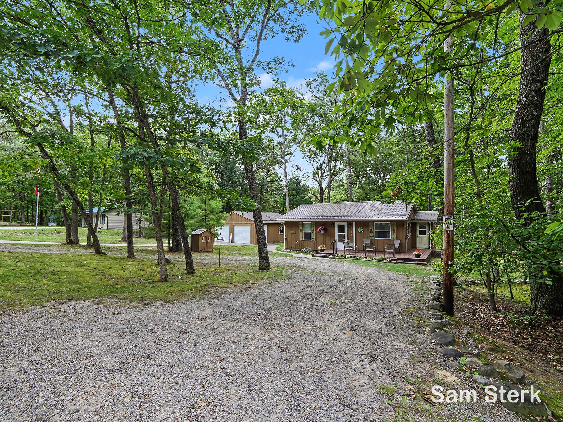 7811 E Chickasaw Trail
