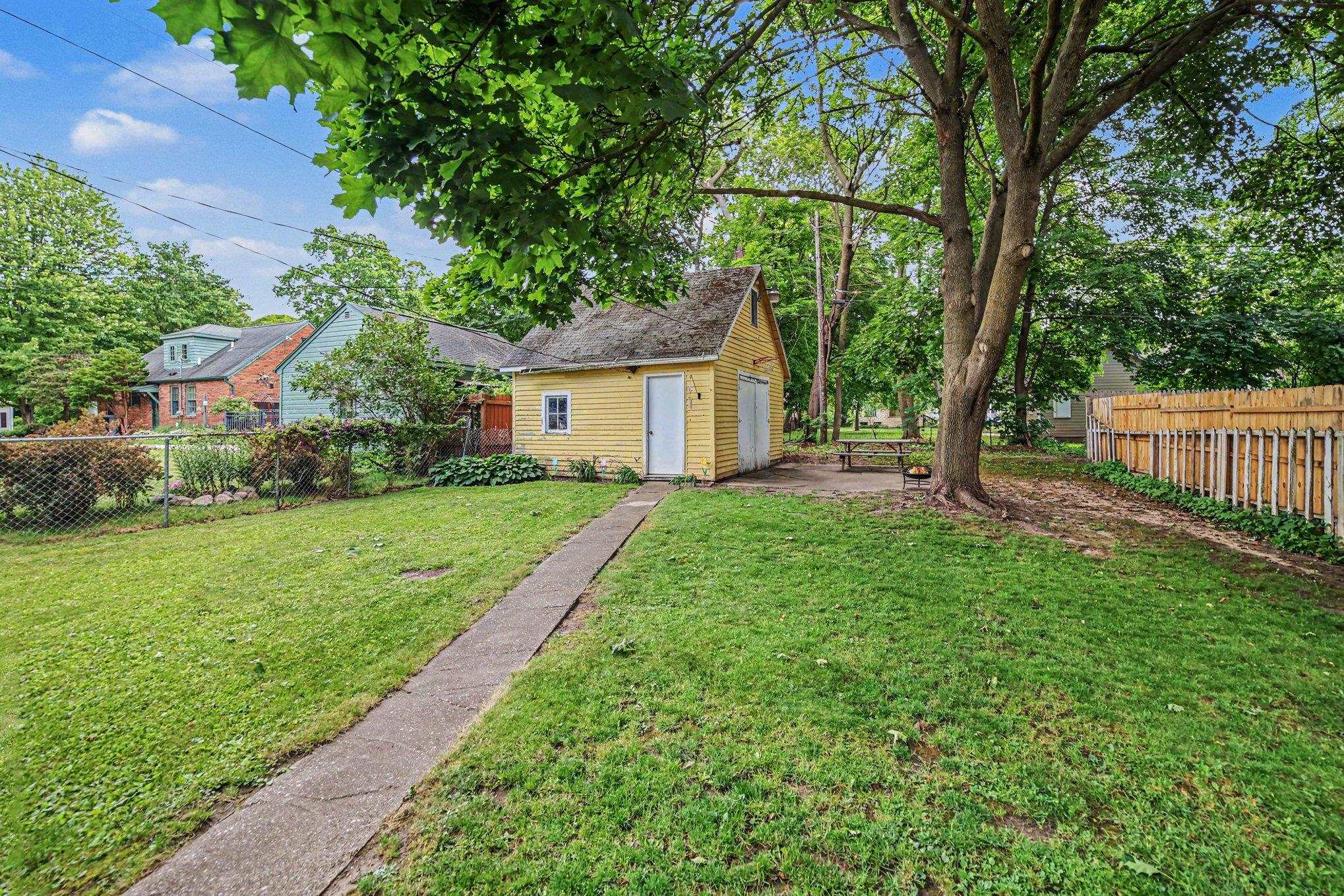406 E May Street