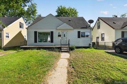 33953 Glover Street Wayne City MI 48184