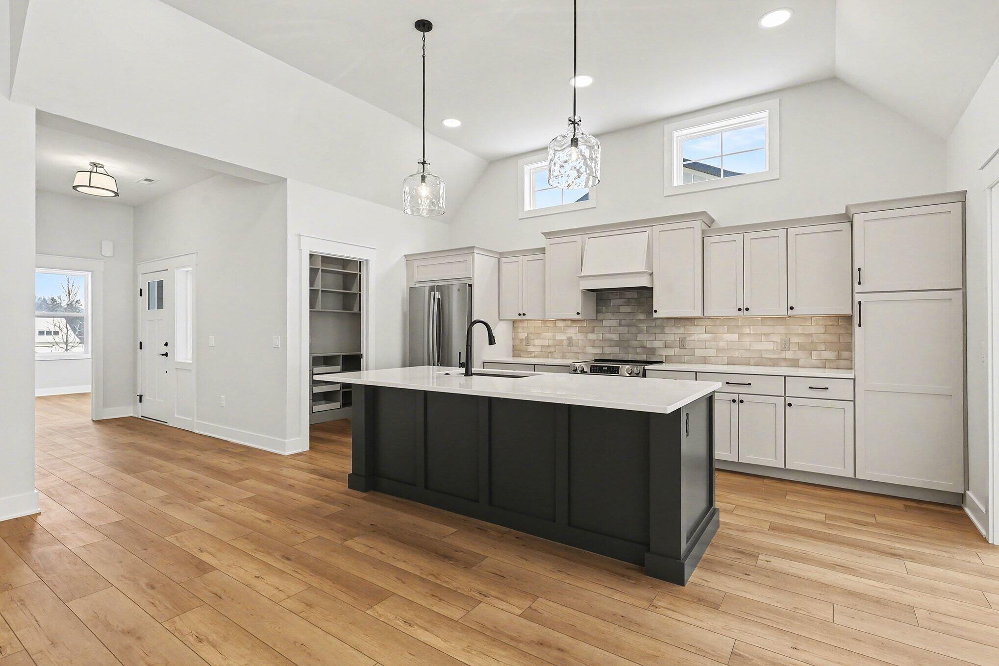 4712 Knapp Bluff Drive NE