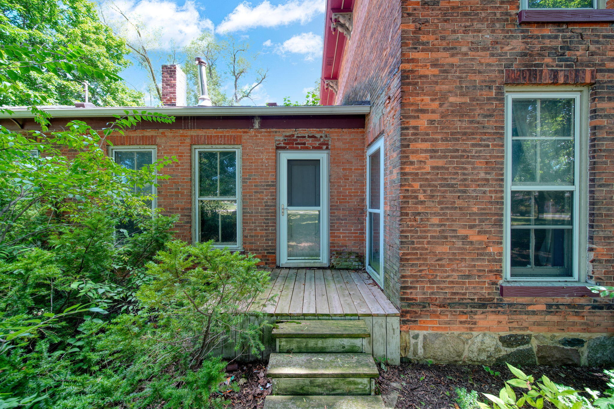 3125 N Rogers Highway