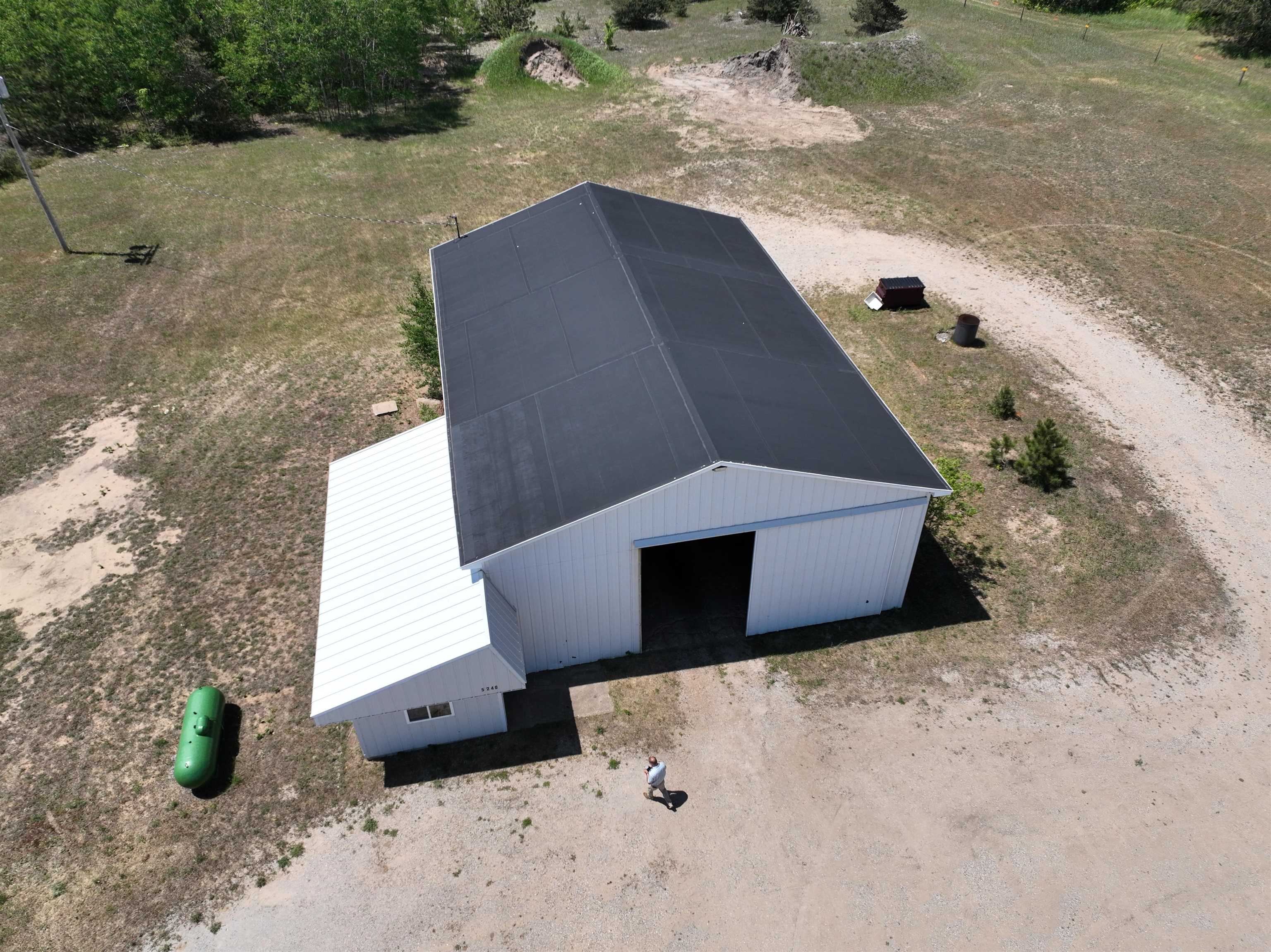 5240 S US-131