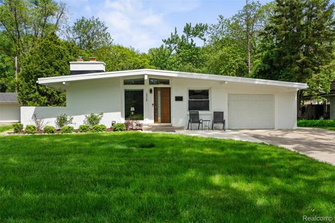 29748 CHELMSFORD Road Southfield City MI 48076