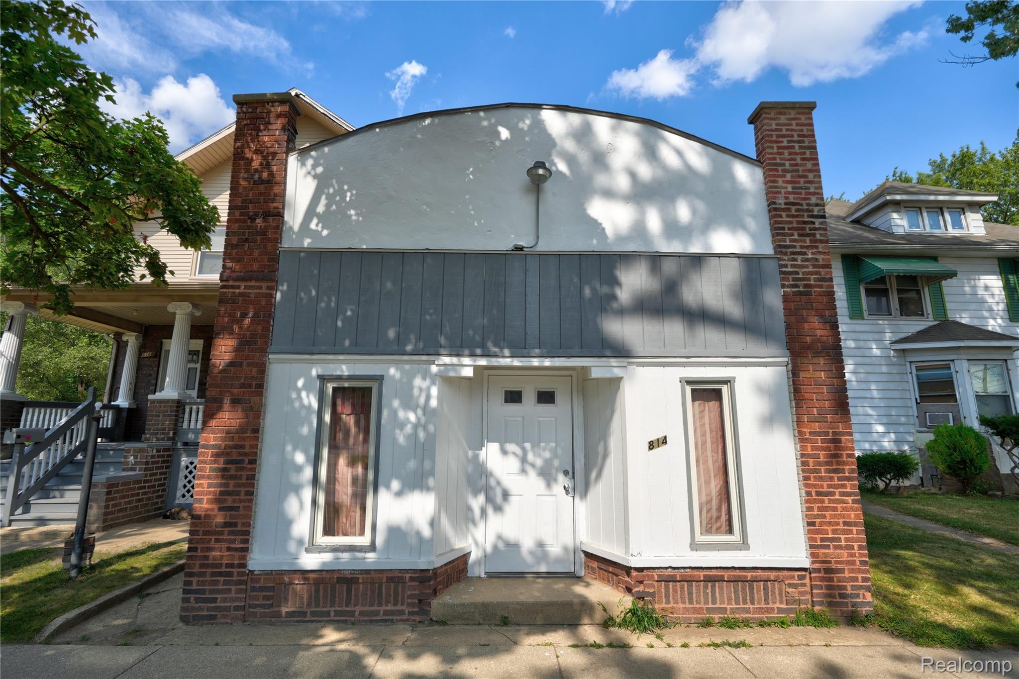 814 M L King Avenue