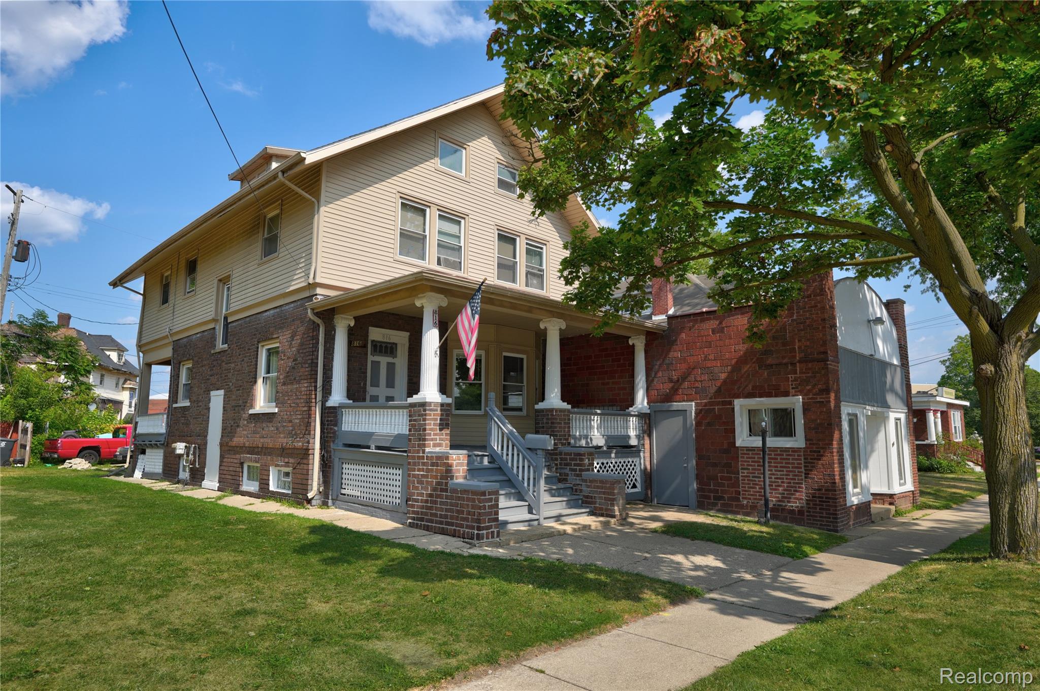 814 M L King Avenue