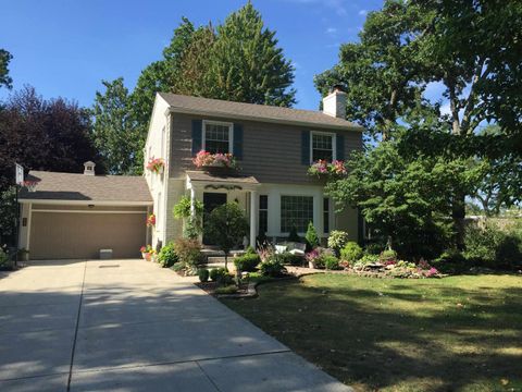 351 Moselle Place Grosse Pointe Farms City MI 48236