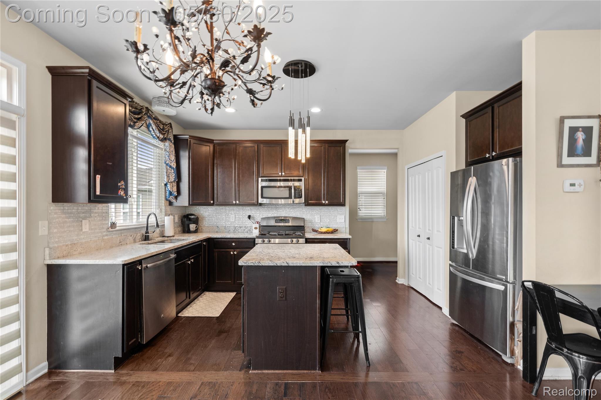 3181 Curtis